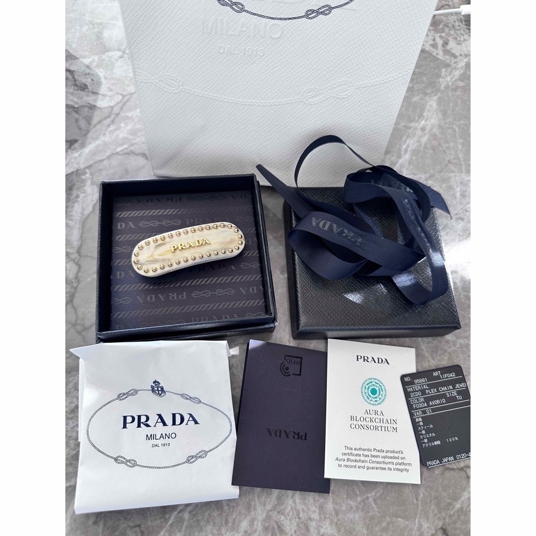 レディースPRADA プレックスヘアクリップ　現行品　今季