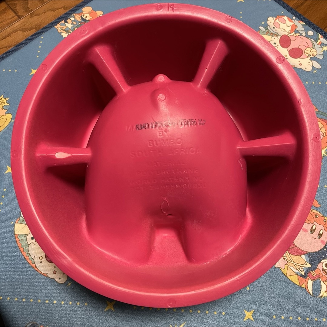 Bumbo(バンボ)の【中古】バンボ　ピンク キッズ/ベビー/マタニティの授乳/お食事用品(その他)の商品写真