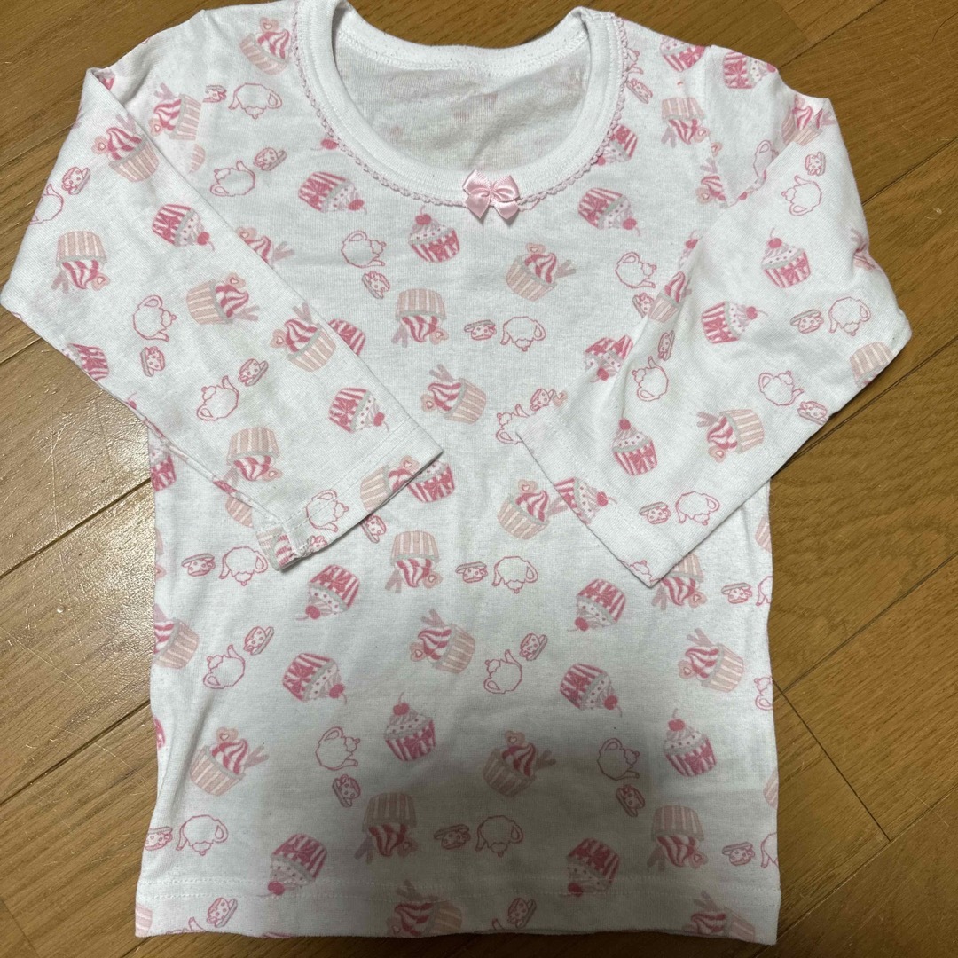 西松屋(ニシマツヤ)の長袖肌着　100㎝　女の子 キッズ/ベビー/マタニティのキッズ服女の子用(90cm~)(下着)の商品写真