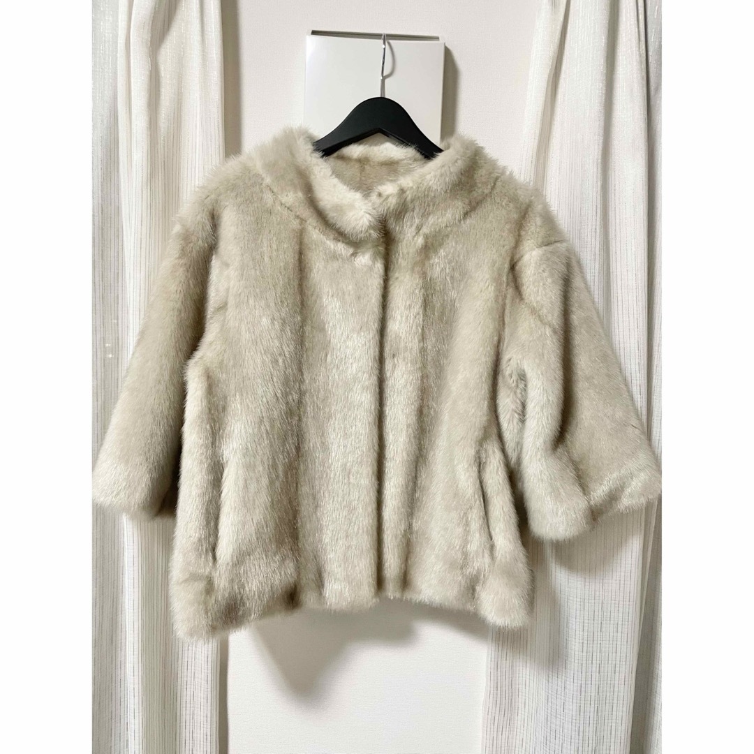 dholic(ディーホリック)の【ENEU】エヌ 大人気　完売　fake fur coat レディースのジャケット/アウター(毛皮/ファーコート)の商品写真