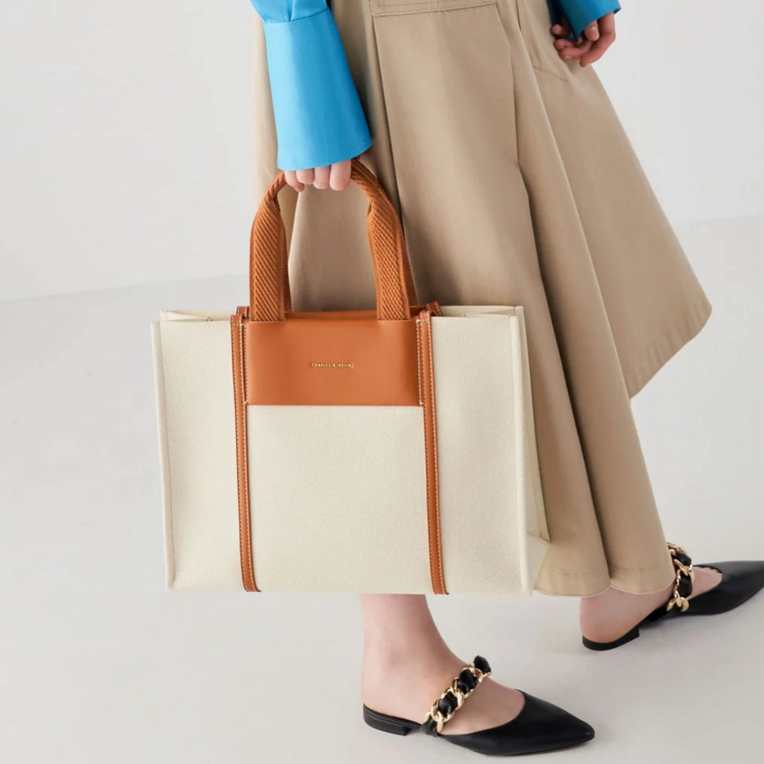 Charles and Keith(チャールズアンドキース)のShalia シャリア ラージダブルハンドルトートバッグ レディースのバッグ(トートバッグ)の商品写真