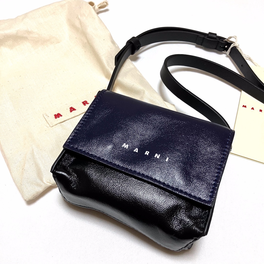 MARNI - 新品 23aw MARNI ショルダーバッグ 黒 緑 レザー 5960の