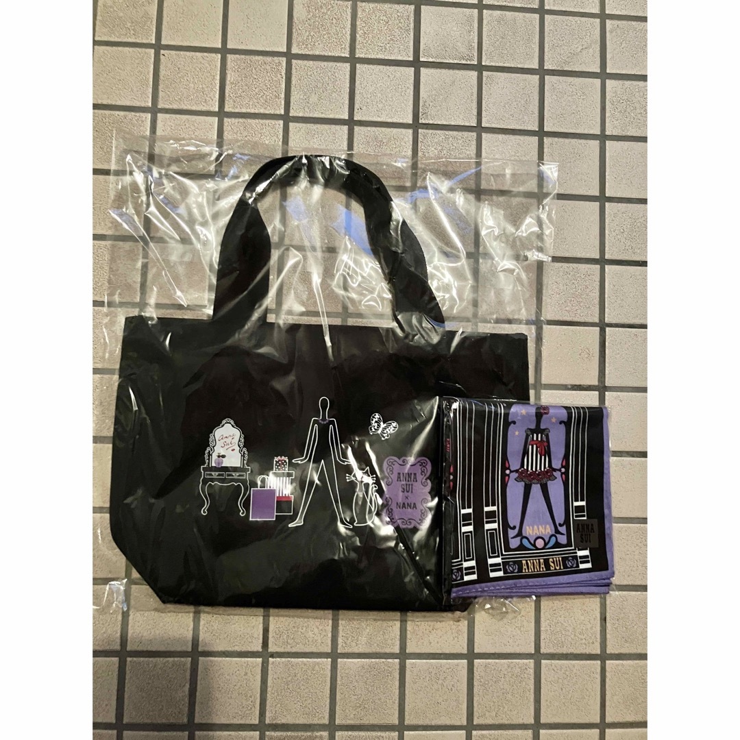 ANNA SUI(アナスイ)のANNA SUI ×ナナちゃん　コラボ  トートバッグ　ハンカチ エンタメ/ホビーのおもちゃ/ぬいぐるみ(キャラクターグッズ)の商品写真