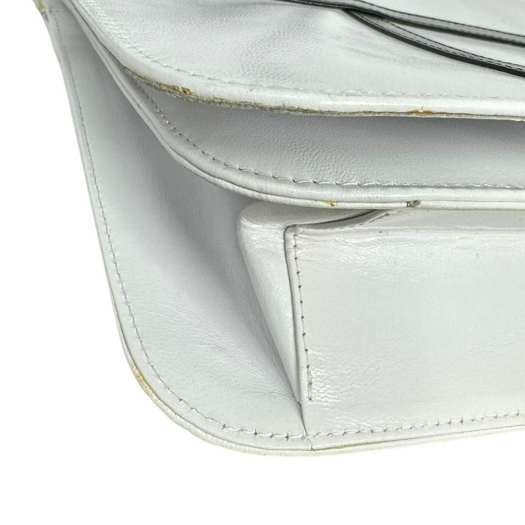 CHARLES JOURDAN(シャルルジョルダン)のシャルルジョルダン　ショルダーバッグ　薄型　ホワイト　フランス製　a0094 レディースのバッグ(ショルダーバッグ)の商品写真