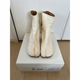 マルタンマルジェラ(Maison Martin Margiela)のTABI BOOTS WHITE 足袋ブーツ(ブーツ)