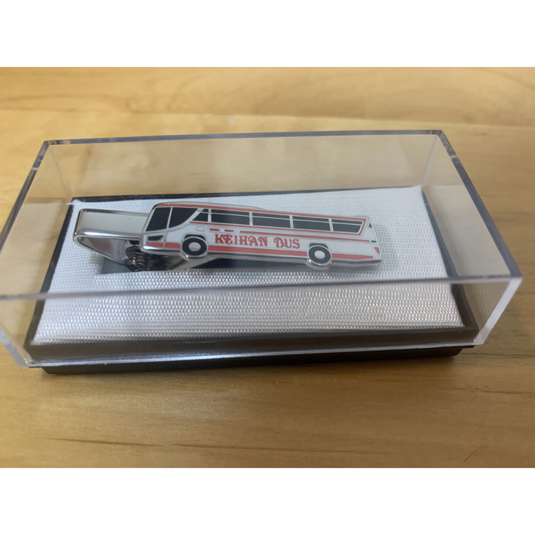 京阪バス　ネクタイピン　２種類 エンタメ/ホビーのコレクション(その他)の商品写真