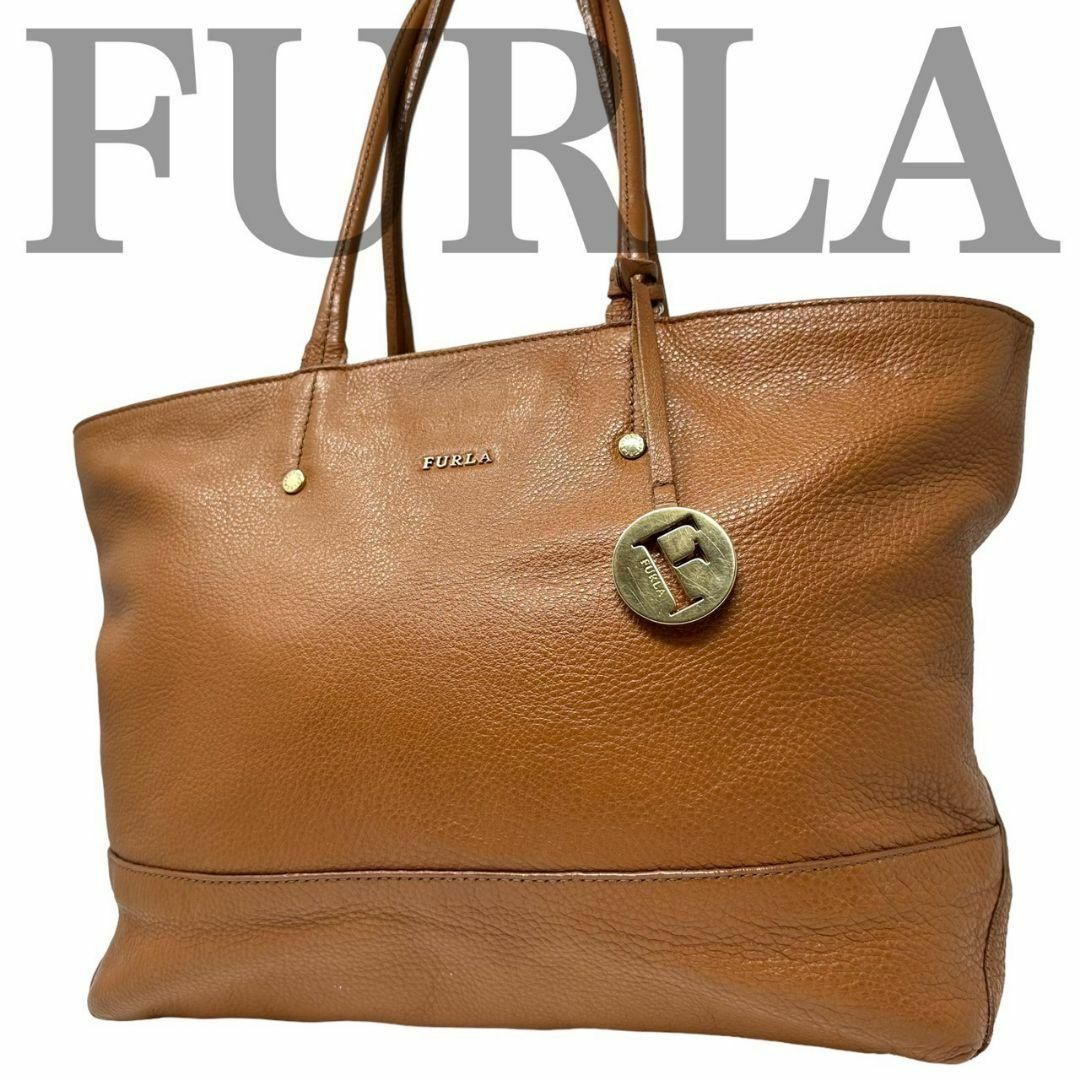 Furla(フルラ)のフルラ　FURLA　大容量　トートバッグ　ライトブラウン　レザー　a0060 レディースのバッグ(トートバッグ)の商品写真