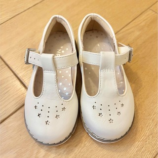 ネクスト(NEXT)のNEXT ♪ 白の靴♪星チャーム付き♪UK6→13.5〜14cm♪(その他)