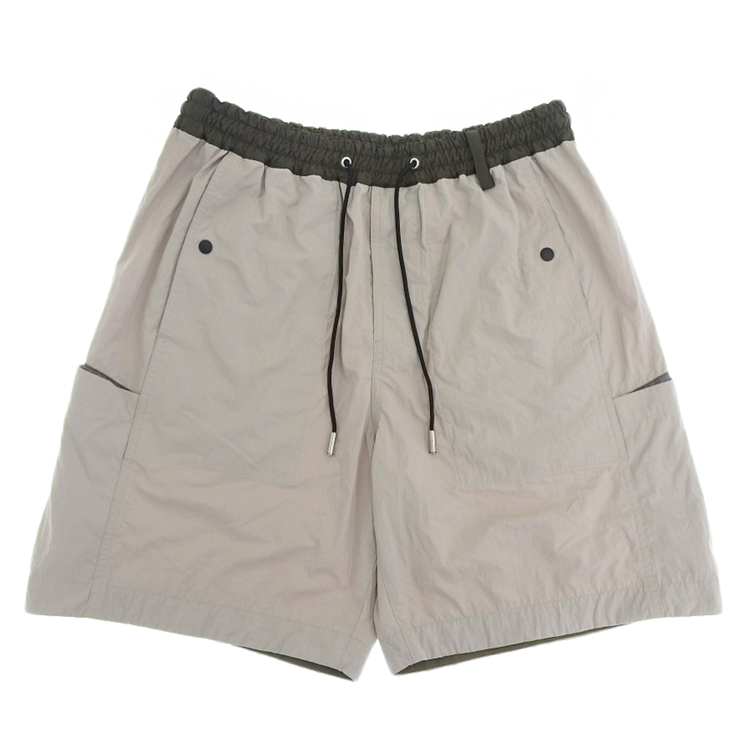 sacai(サカイ)のサカイ 未使用 sacai サカイ 23SS Taslan Nylon Shorts ボトムス メンズ ベージュ 1 23-03090M 1 メンズのパンツ(ショートパンツ)の商品写真