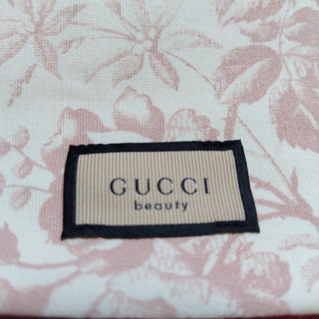 Gucci(グッチ)のGUCCIノベルティポーチ レディースのファッション小物(ポーチ)の商品写真