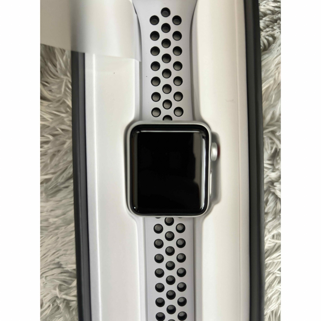 Apple Watch(アップルウォッチ)のアップル Apple Watch3Nike＋38mm シルバーアルミ プラチナ  スマホ/家電/カメラのスマートフォン/携帯電話(その他)の商品写真