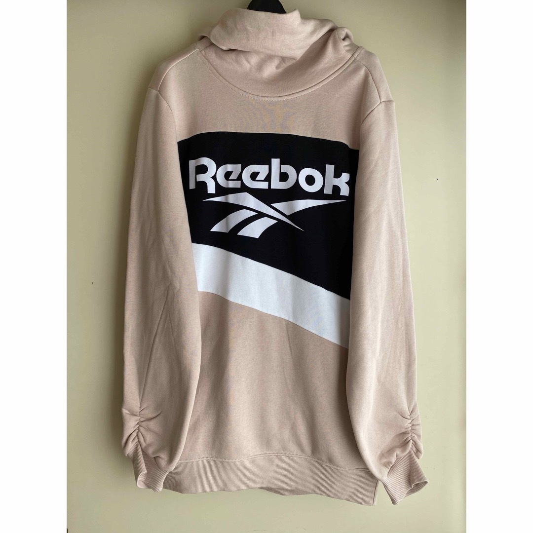 Reebok(リーボック)のReebok リーボック　ベクター フーデッド ドレス パーカー　ワンピース レディースのトップス(パーカー)の商品写真