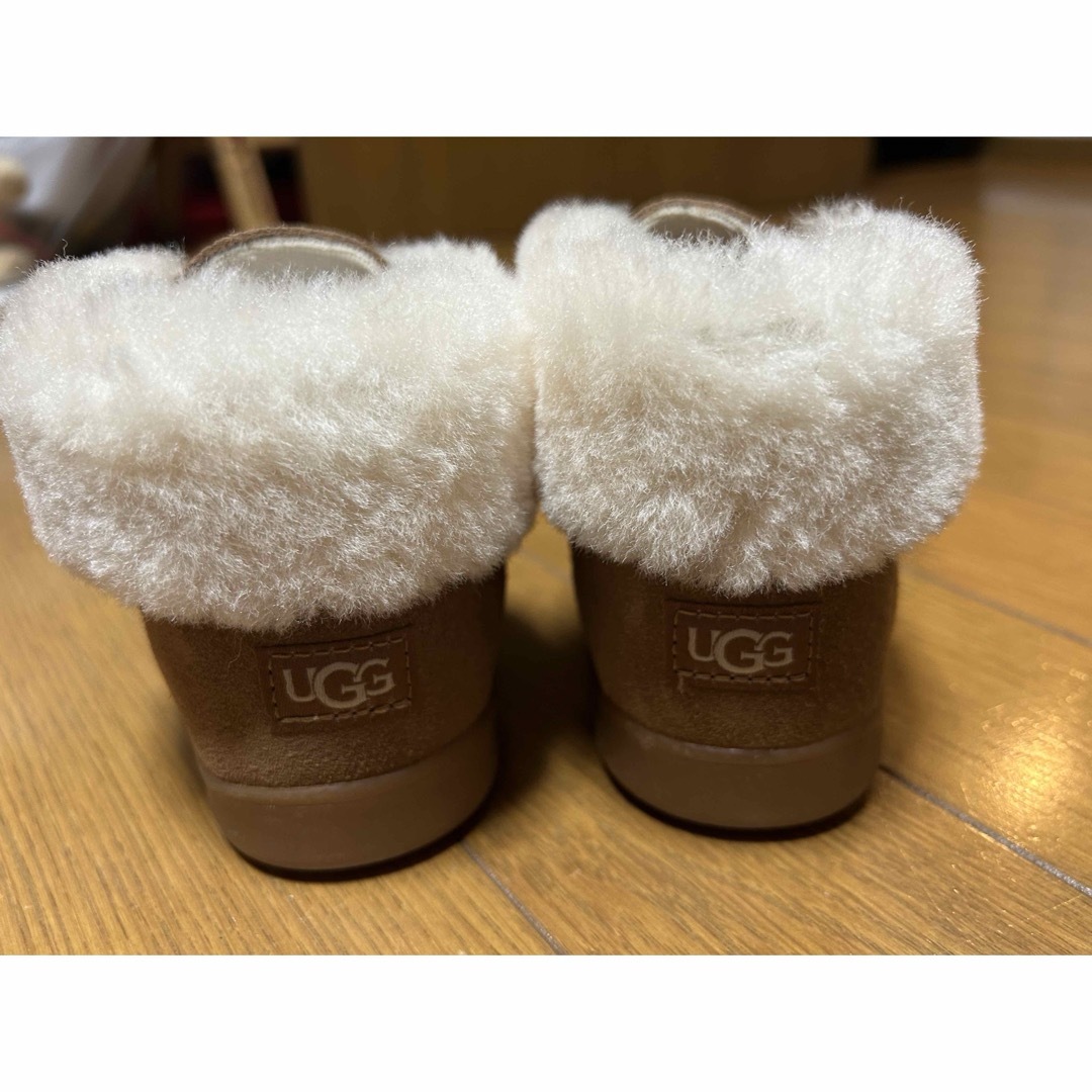 UGG(アグ)のブーツUGG 女の子用 キッズ/ベビー/マタニティのキッズ靴/シューズ(15cm~)(ブーツ)の商品写真