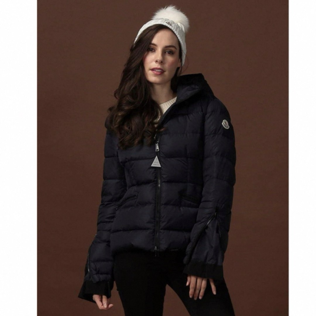 MONCLER(モンクレール)のモンクレール BETULA 1 ダウン　moncler レディースのジャケット/アウター(ダウンジャケット)の商品写真