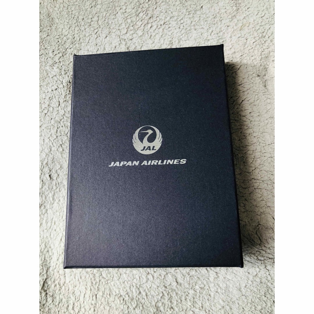 JAL(日本航空)(ジャル(ニホンコウクウ))の新品♡ A350本革ミニメモ帳カバ−(ロディアノ−ト付き)JAL限定 インテリア/住まい/日用品の文房具(ノート/メモ帳/ふせん)の商品写真