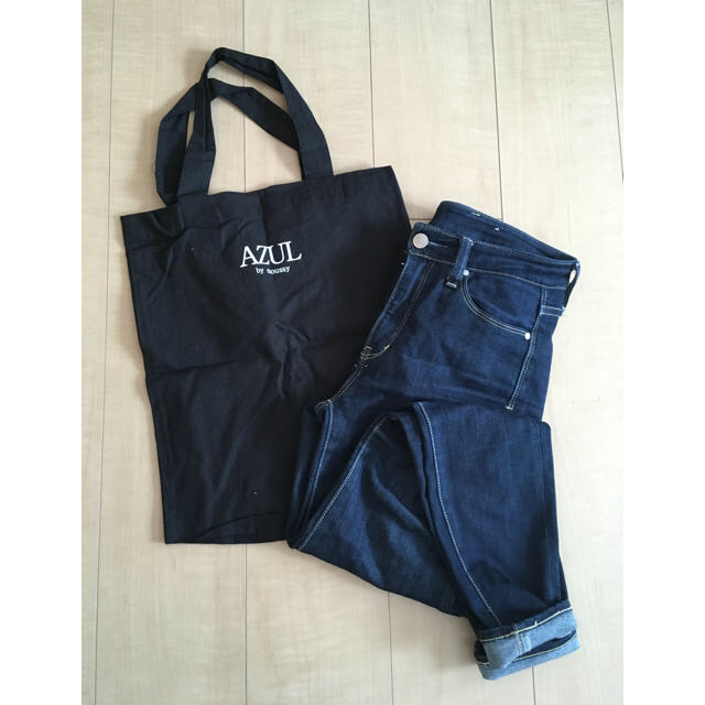 AZUL by moussy(アズールバイマウジー)のA Parfect Denim！ショッパー付 レディースのパンツ(デニム/ジーンズ)の商品写真