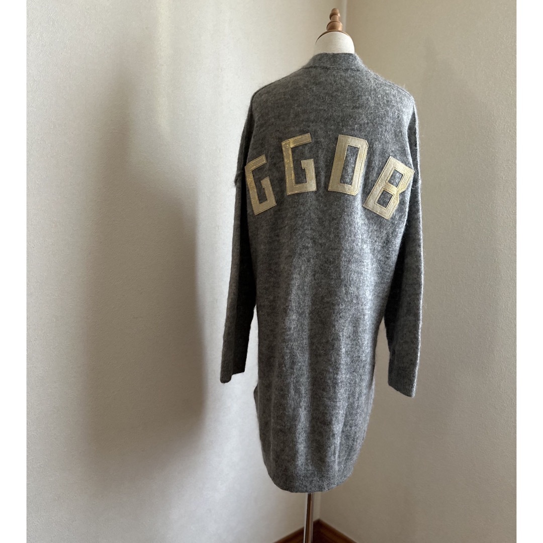 L'Appartement DEUXIEME CLASSE(アパルトモンドゥーズィエムクラス)のGOLDEN GOOSE Lightgray ロゴパッチ ロングカーディガン レディースのトップス(カーディガン)の商品写真