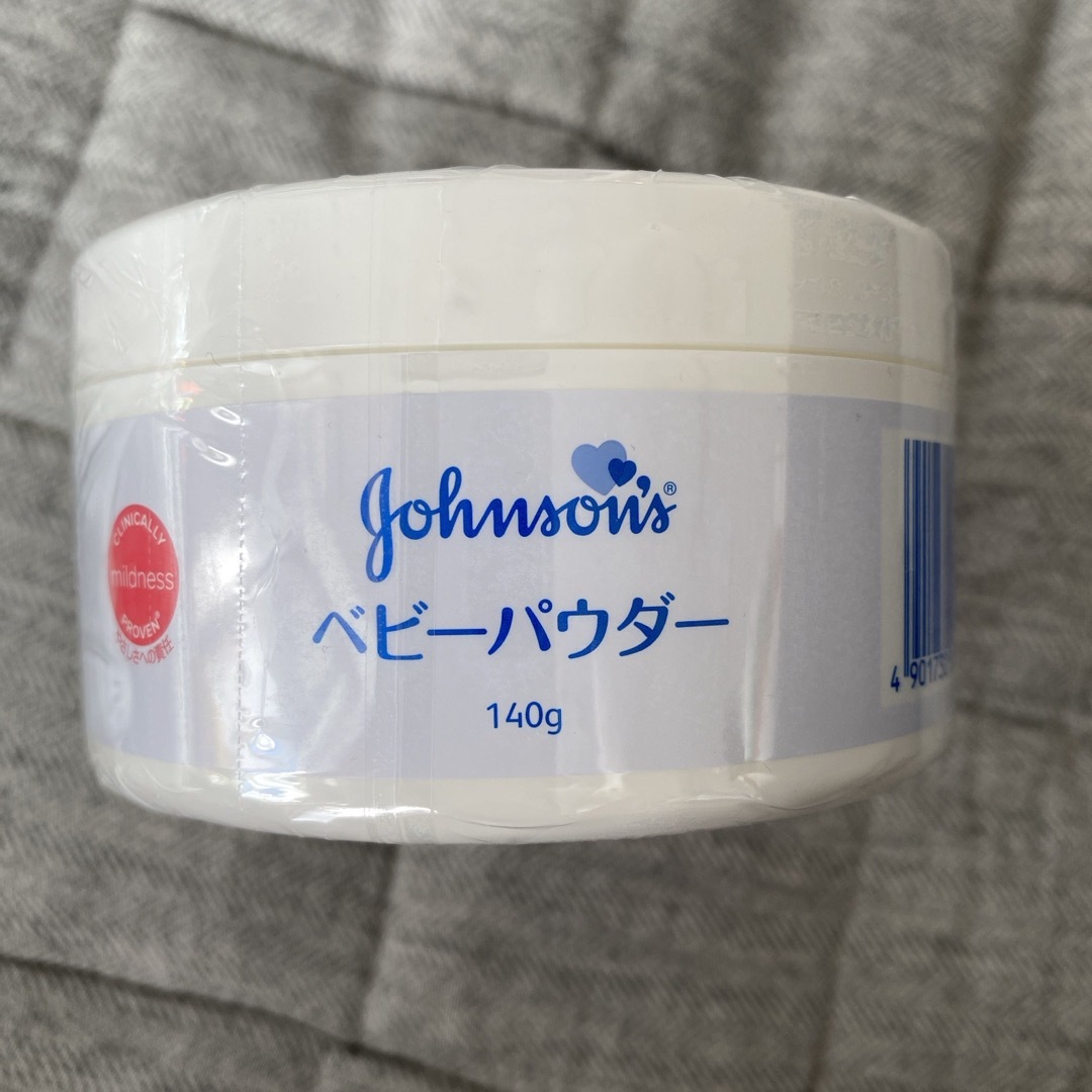 Johnson Baby(ジョンソンベビー)のジョンソンベビー  ベビーパウダー  140g キッズ/ベビー/マタニティのキッズ/ベビー/マタニティ その他(その他)の商品写真