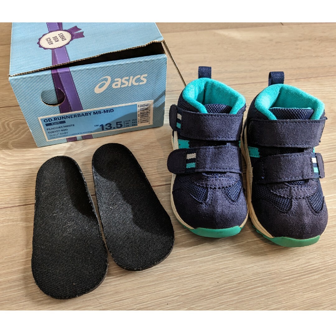 asics(アシックス)の中古 ASICS SUKU2 スニーカー 13.5cm キッズ/ベビー/マタニティのベビー靴/シューズ(~14cm)(スニーカー)の商品写真