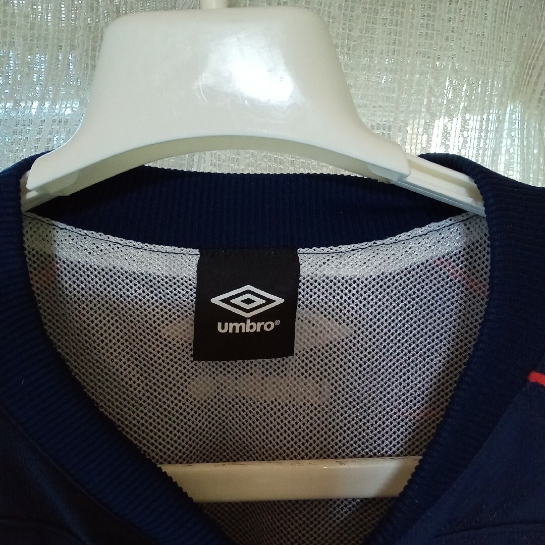 UMBRO(アンブロ)のUMBROピステ スポーツ/アウトドアのサッカー/フットサル(ウェア)の商品写真