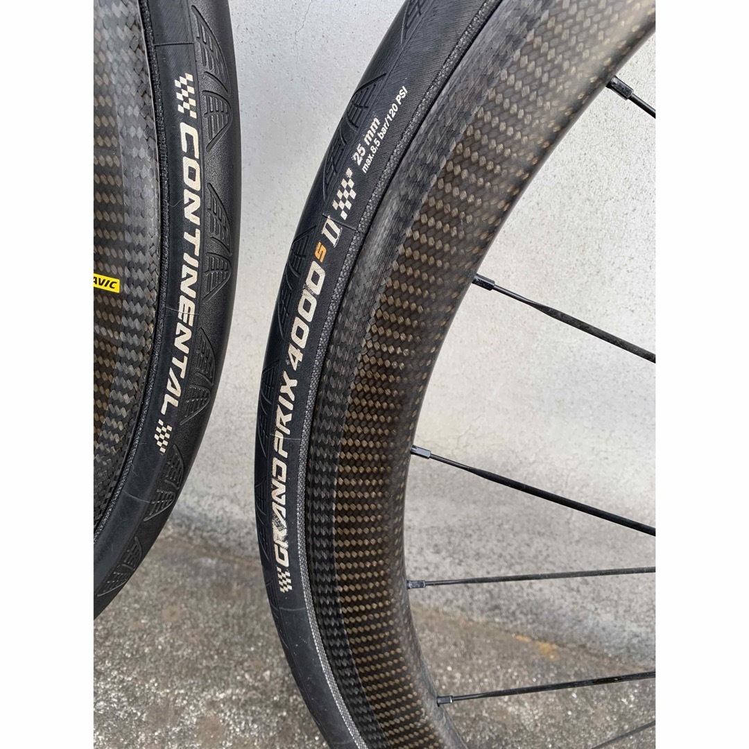 MAVIC(マヴィック)のMAVIC COSMIC PRO CARBON SL UST ホイール 自動車/バイクの自動車(タイヤ・ホイールセット)の商品写真