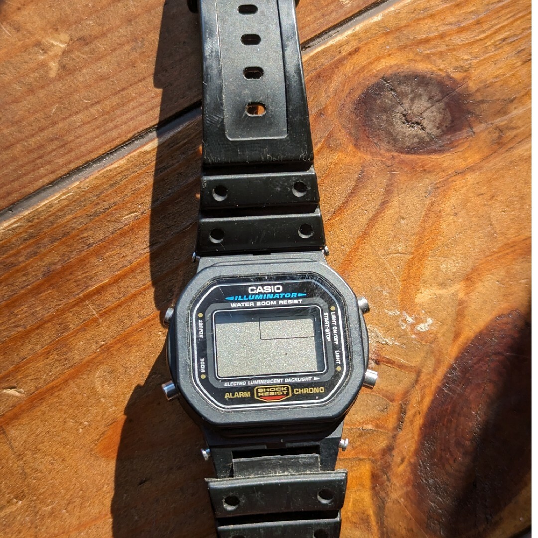 G-SHOCK(ジーショック)のCASIO  カシオ　G-SHOCK　DW-5600E ジャンク メンズの時計(腕時計(デジタル))の商品写真