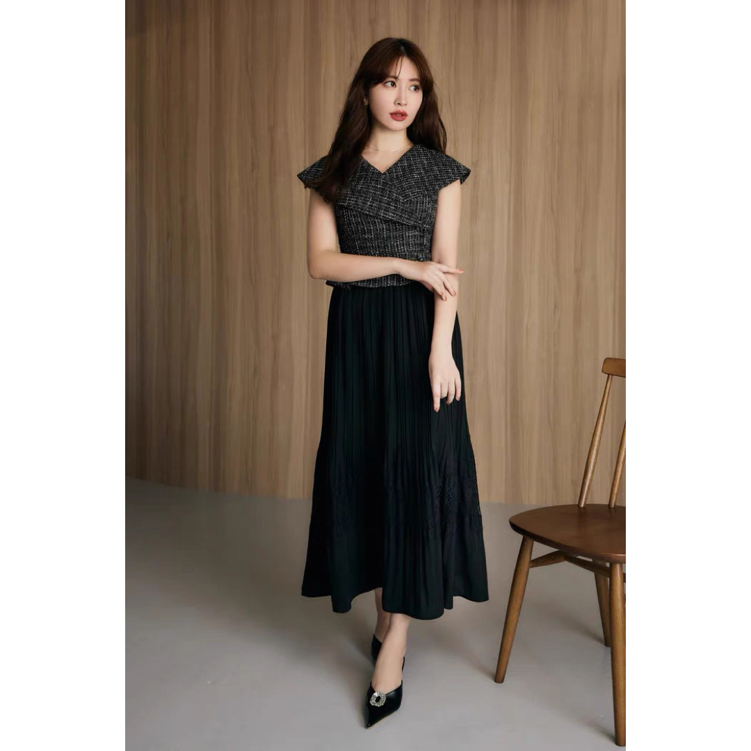 Herlipto Siena Big Collar Pleated Dress Herlipto Siena Big Collar Pleated Dress