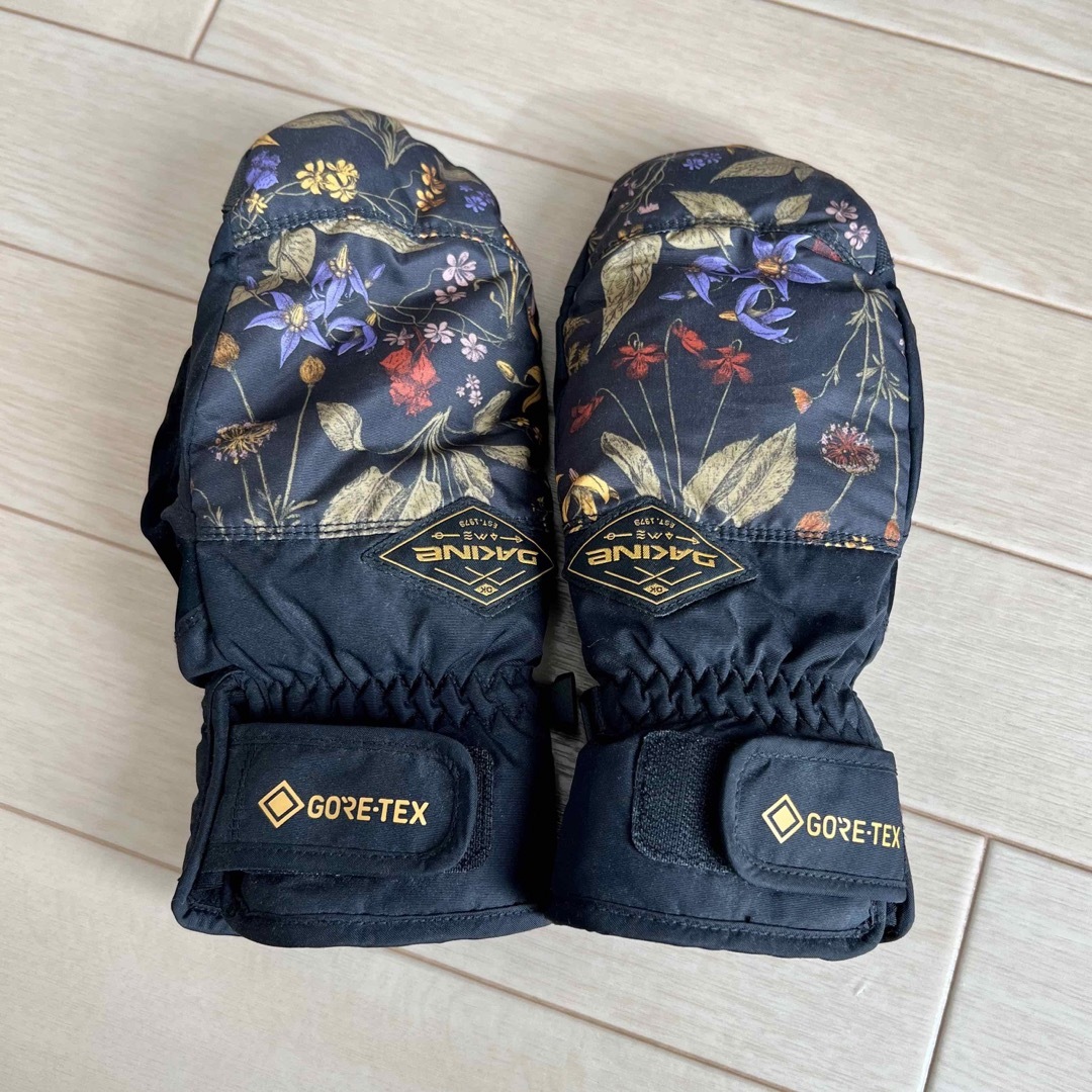 Dakine(ダカイン)のGORE-TEX  DAKAIN グローブ(本日限定値下げ) スポーツ/アウトドアのスノーボード(ウエア/装備)の商品写真