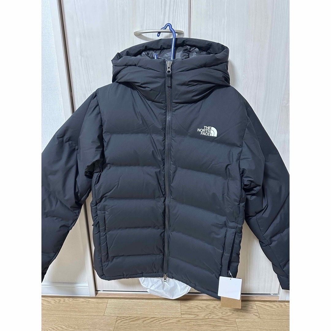 THE NORTH FACE(ザノースフェイス)の【新品】ノースフェイス　ビレイヤーパーカー　男女兼用　Sサイズ　黒　人気定番商品 メンズのジャケット/アウター(ダウンジャケット)の商品写真