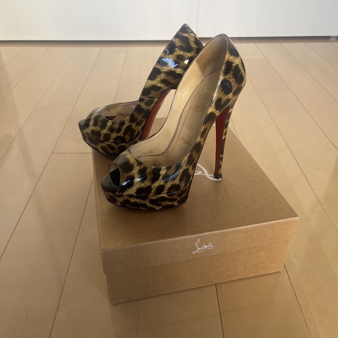 Christian Louboutin(クリスチャンルブタン)のLouboutin ルブタン  パンプス 36 1/2 レディースの靴/シューズ(ハイヒール/パンプス)の商品写真