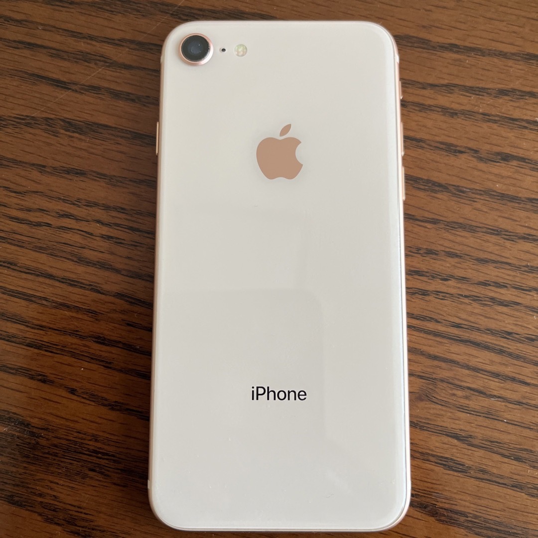 iPhone(アイフォーン)のiPhone 8  64G  ピンクゴールド　本体のみ スマホ/家電/カメラのスマートフォン/携帯電話(スマートフォン本体)の商品写真