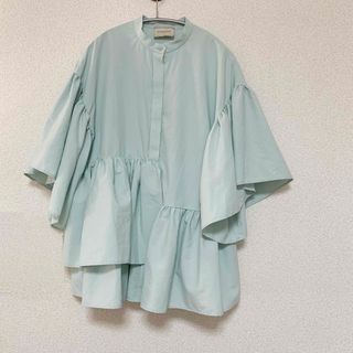 ユナイテッドアローズ(UNITED ARROWS)の大人気★ユナイテッドアローズ　ペプラムブラウス　フリルトップス(シャツ/ブラウス(半袖/袖なし))