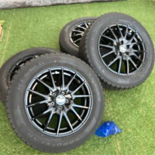 Goodyear - 16インチスバル用スタッドレスタイヤ、ホイール、ナットセット