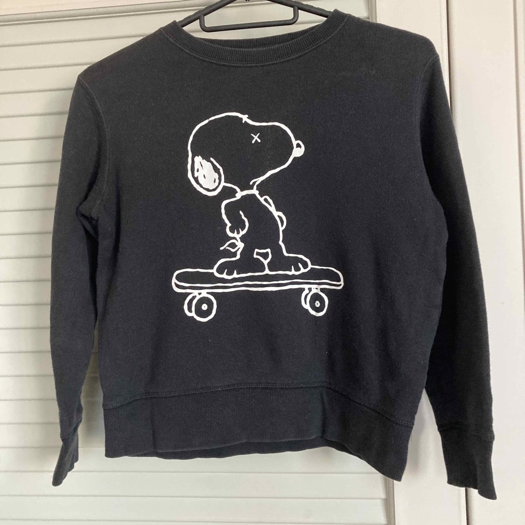 PEANUTS(ピーナッツ)のKAWS × PEANUTS トレーナー　スヌーピー　130 キッズ/ベビー/マタニティのキッズ服女の子用(90cm~)(Tシャツ/カットソー)の商品写真