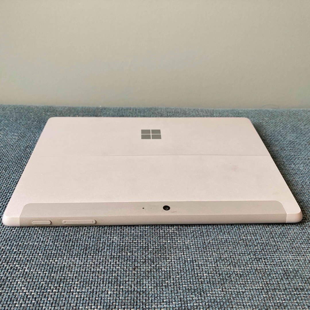 Microsoft(マイクロソフト)のSurface Go 本体（ジャンク） スマホ/家電/カメラのPC/タブレット(タブレット)の商品写真