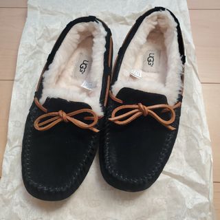 アグ(UGG)のUGG DAKOTA 25センチ 黒(スリッポン/モカシン)