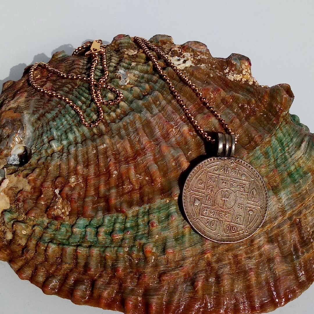 最終値下げ 激レア ヴィンテージ マンダラ コイン ゴールドカラー ネックレス ハンドメイドのアクセサリー(ネックレス)の商品写真
