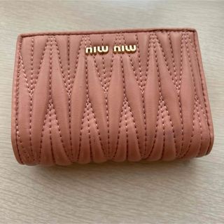 ミュウミュウ(miumiu)のミュウミュウ2つ折財布(財布)