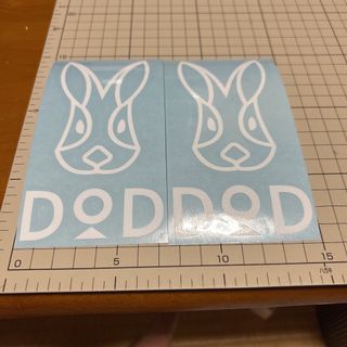 【カッティングステッカー】DOD キャンプ　白　(車外アクセサリ)