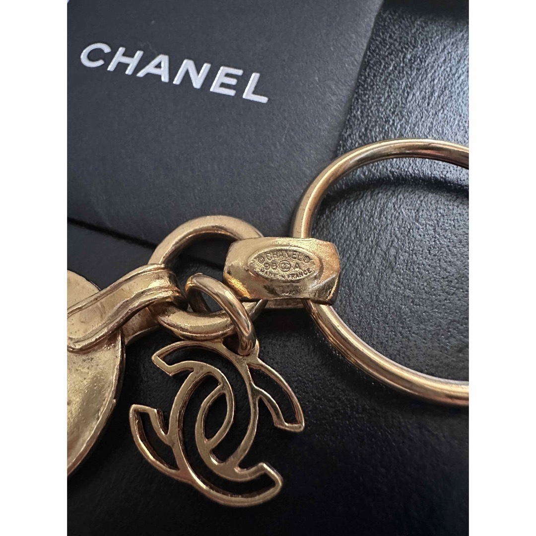 CHANEL(シャネル)のCHANEL《キーリング・バッグチャーム》ココマーク シャネル Vintage レディースのファッション小物(キーホルダー)の商品写真