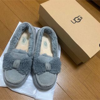 アグ(UGG)のUGG モカシン　ローファー　リボン(スリッポン/モカシン)