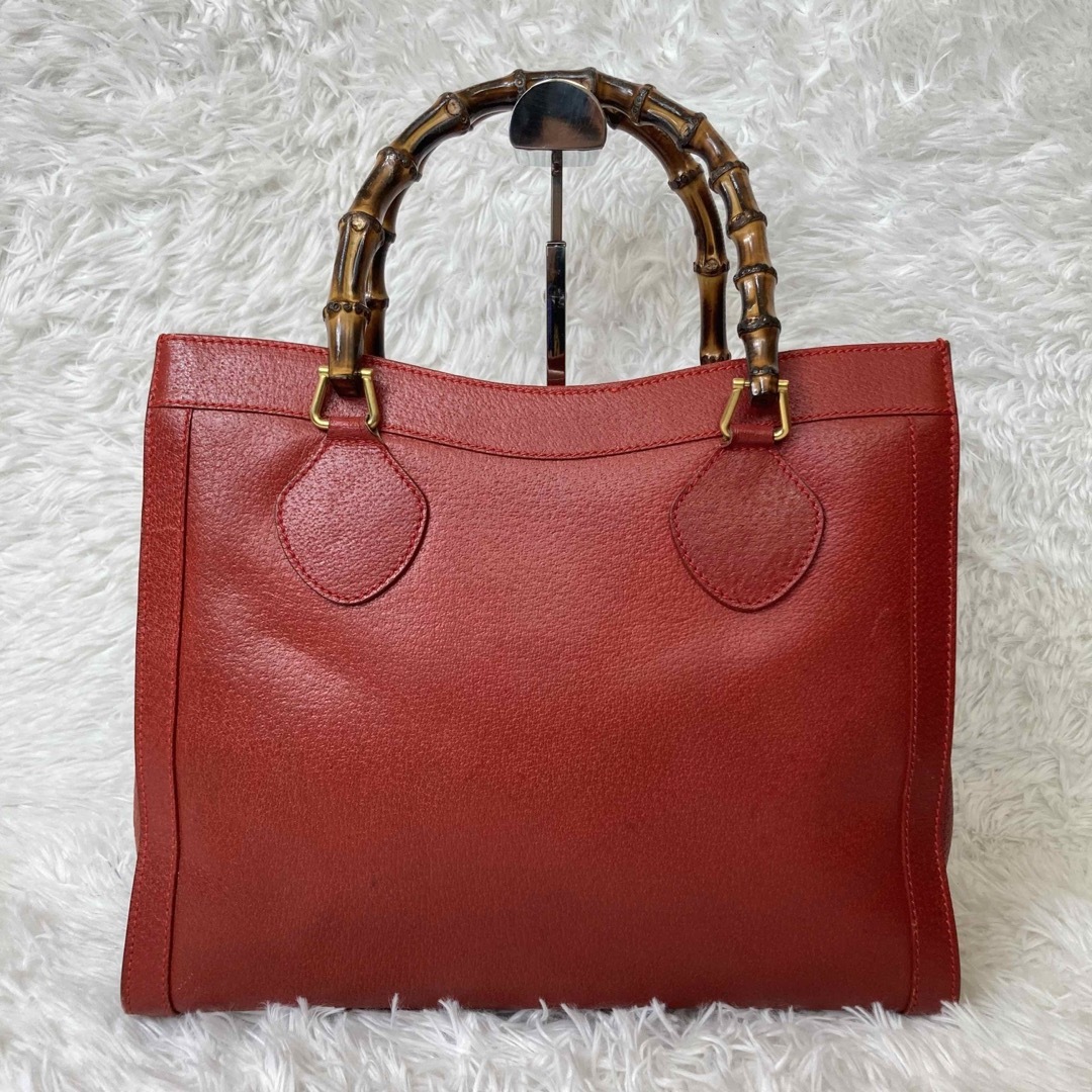 Gucci(グッチ)の希少色・ベタ無し✨グッチ　ハンドバッグ　ダイアナ　バンブー　レザー　レッド レディースのバッグ(ハンドバッグ)の商品写真