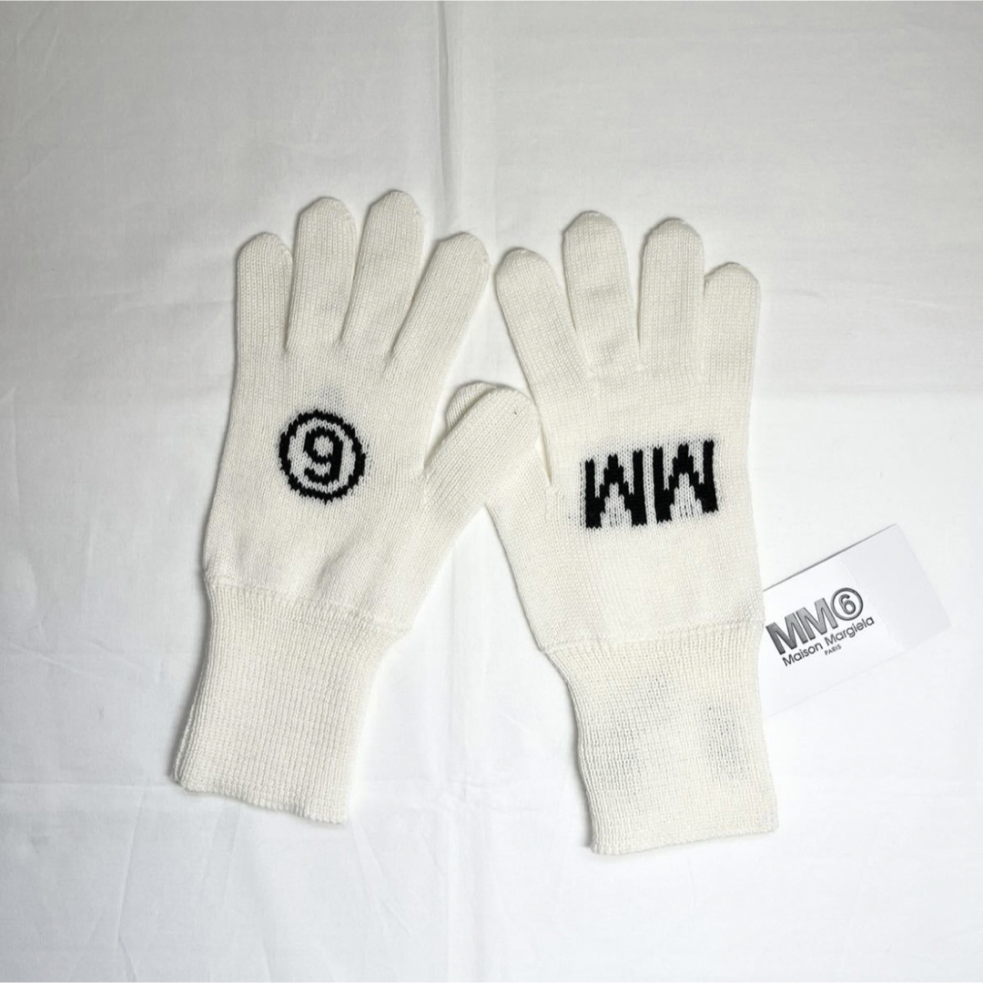 MM6(エムエムシックス)のMM6 Maison Margielaマルジェラ　ウール×アクリル　ロゴ入り手袋 レディースのファッション小物(手袋)の商品写真