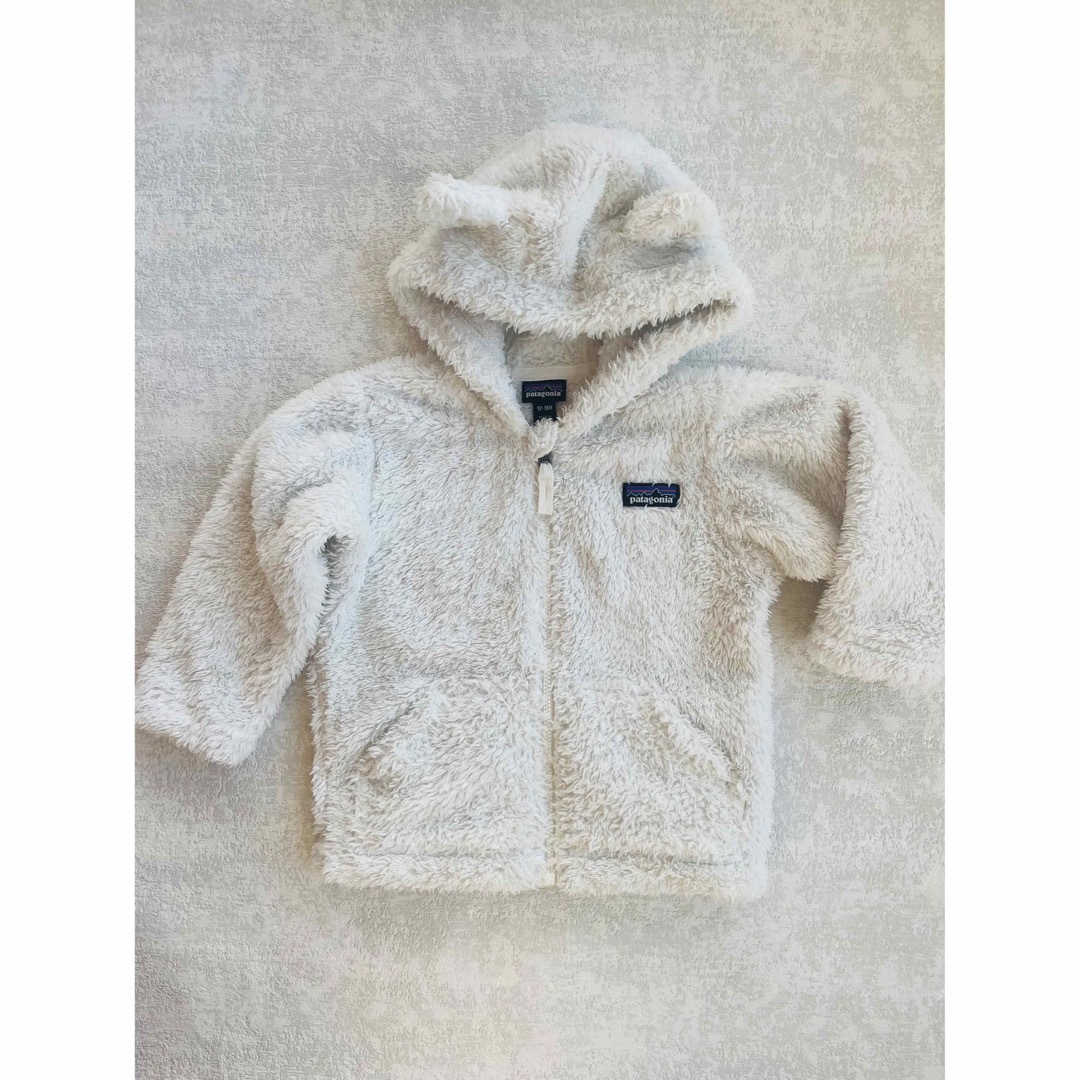 patagonia(パタゴニア)のPatagonia♡ フリースジャケット クマ耳フードWhite 12-18m キッズ/ベビー/マタニティのベビー服(~85cm)(ジャケット/コート)の商品写真