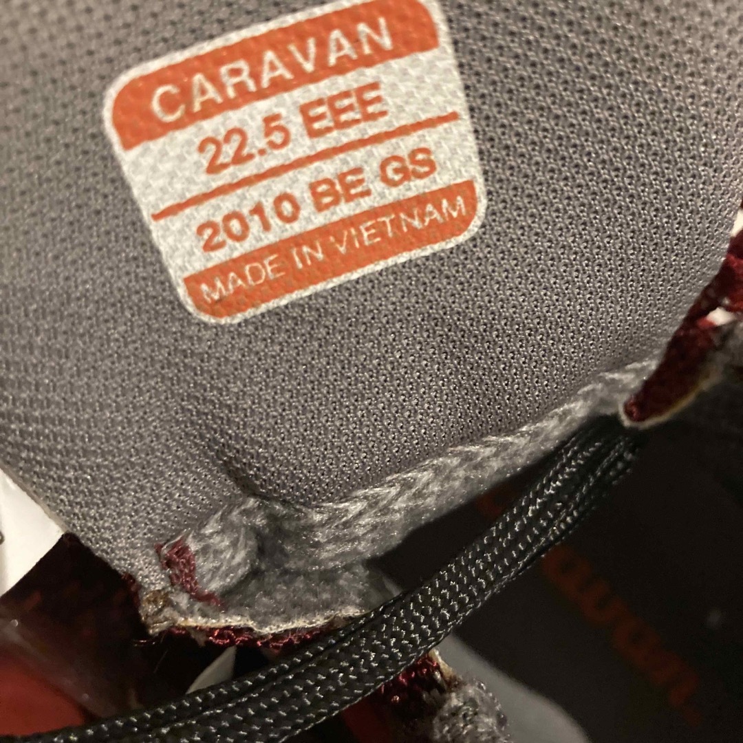 Caravan(キャラバン)の新品未使用品　caravan  キャラバン　登山靴　22.5㎝ スポーツ/アウトドアのアウトドア(登山用品)の商品写真