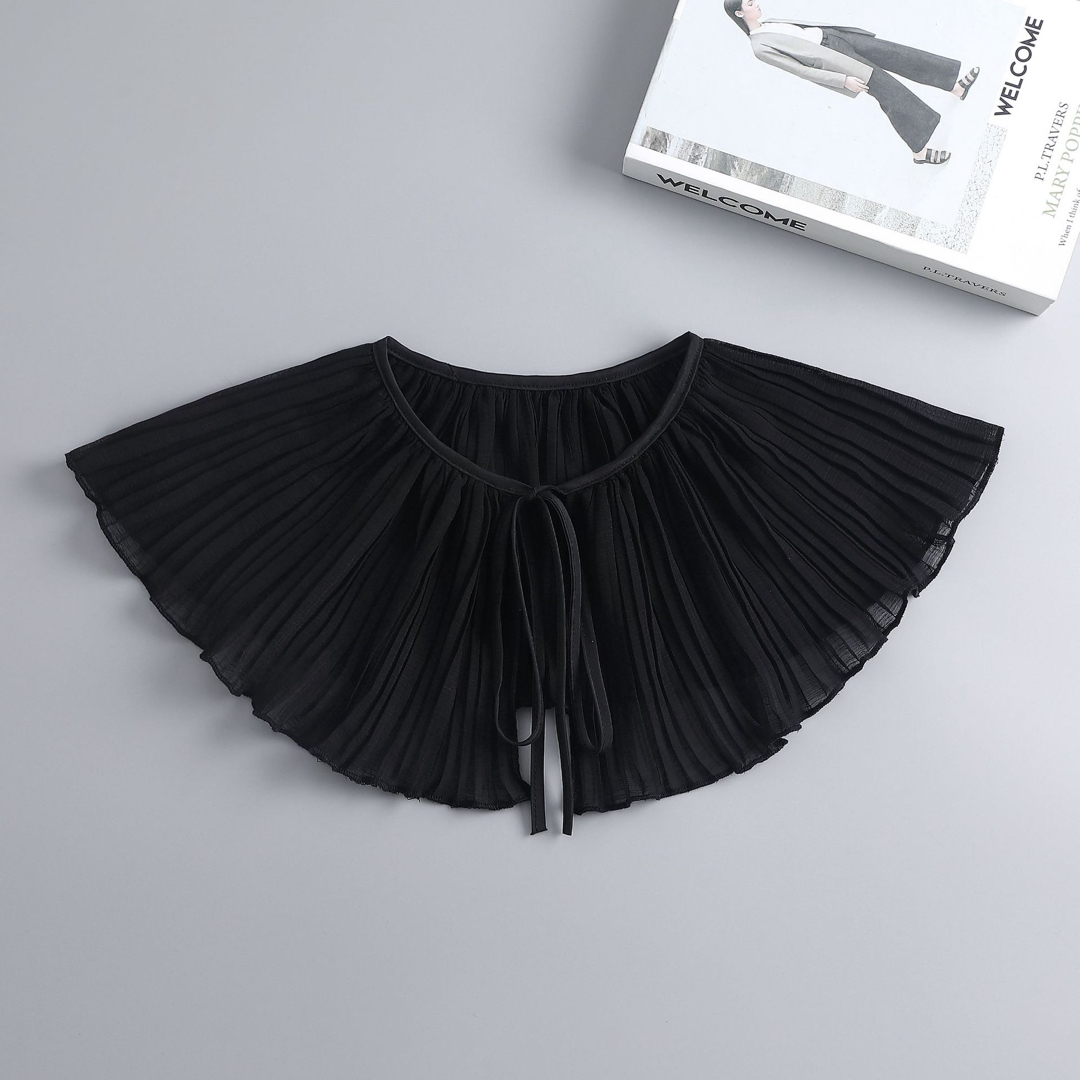 ブラックレース付け襟　 レディースのアクセサリー(つけ襟)の商品写真