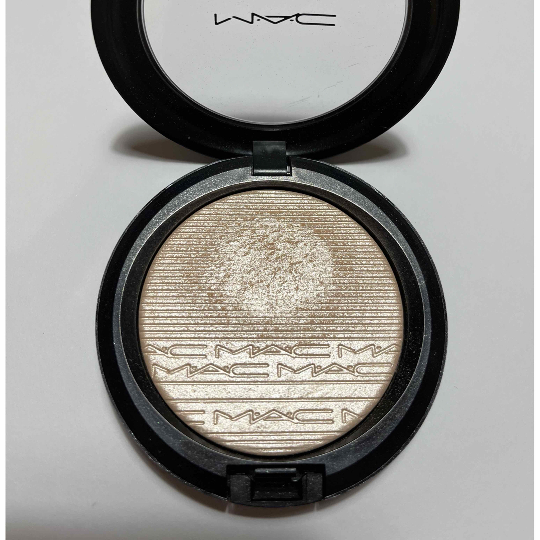 MAC(マック)のM.A.C エクストラディメンションスキンフィニッシュダブルダブルグリーム コスメ/美容のベースメイク/化粧品(フェイスカラー)の商品写真