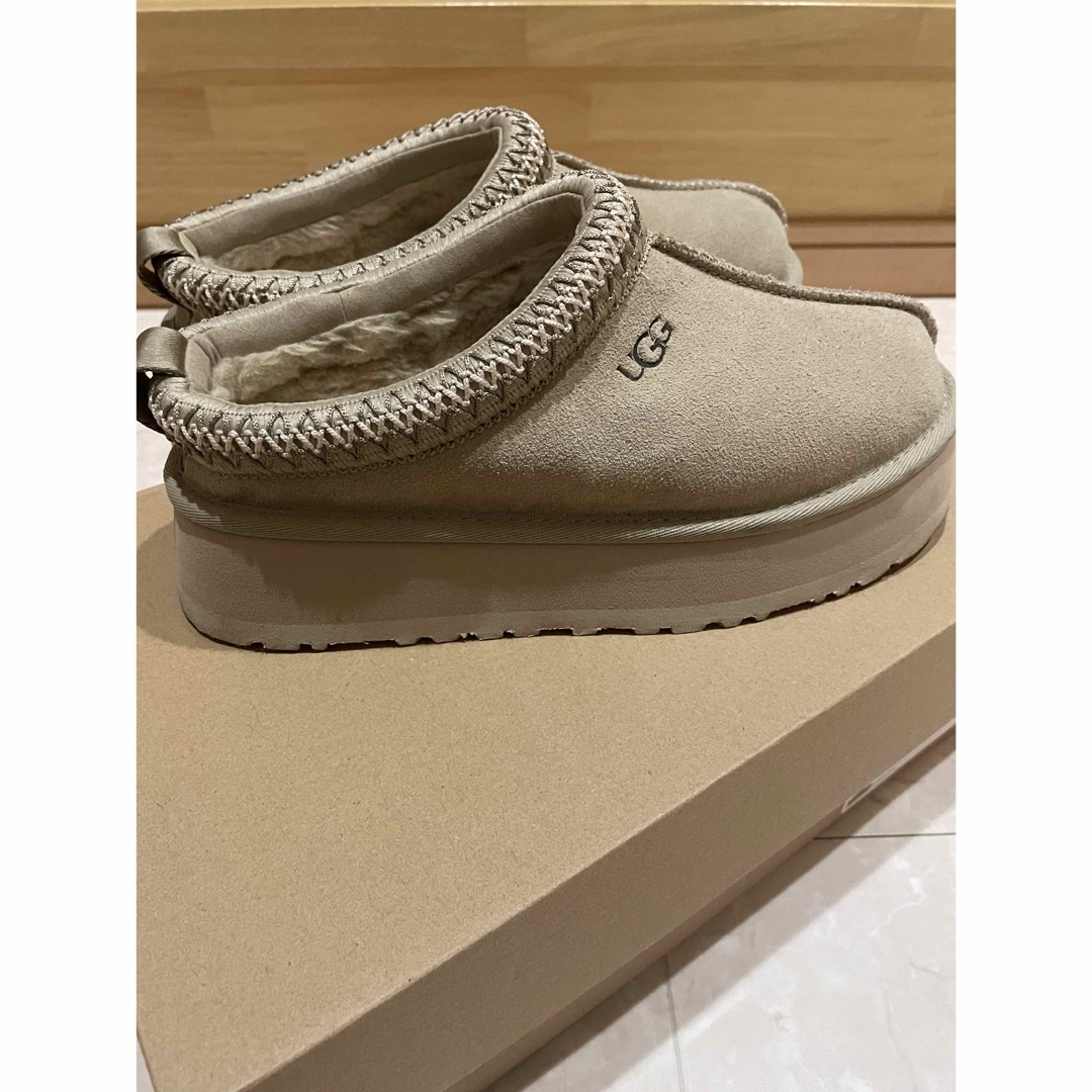 UGG(アグ)の【完売品】UGG TAZZ 別注カラー　サイズ6 23cm レディースの靴/シューズ(スリッポン/モカシン)の商品写真