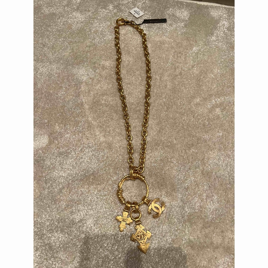 CHANEL(シャネル)のCHANEL ネックレス　ロング　金　新品　未使用　昭和　平成　ヴィンテージ レディースのアクセサリー(ネックレス)の商品写真