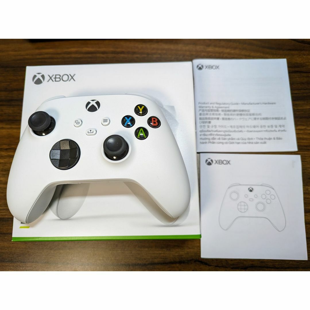 Xbox(エックスボックス)のMicrosoft Xbox ワイヤレス コントローラー エンタメ/ホビーのゲームソフト/ゲーム機本体(家庭用ゲーム機本体)の商品写真